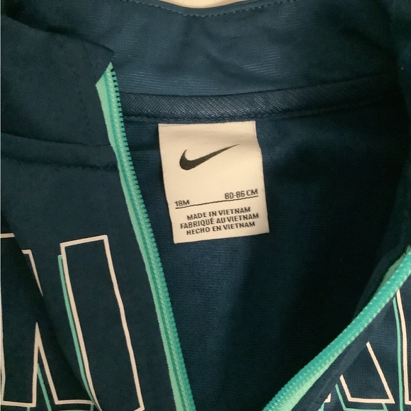 Nike sweatsuit - Picture 2 of 2